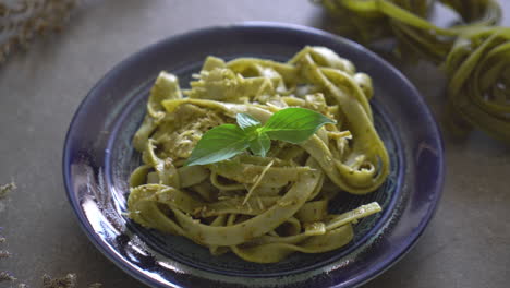 spinach fettuccine spaghetti with ingredient