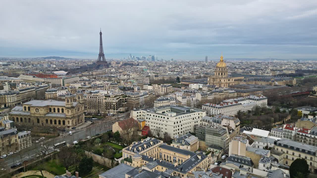 Tour Eiffel and Hotel National des Invalides, Paris cityscape, France