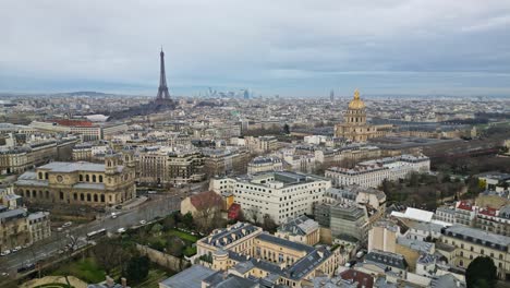 Tour-Eiffel-and-Hotel-National-des-Invalides,-Paris-cityscape,-France