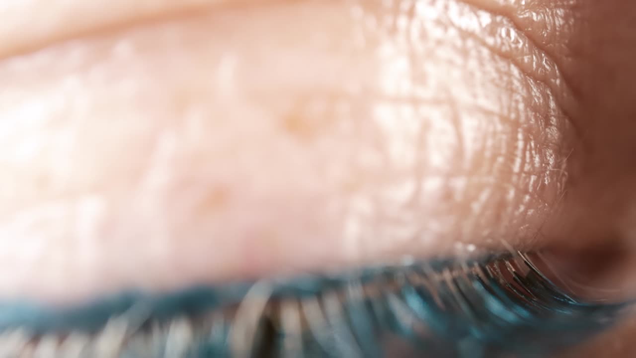 여자 단일 눈 가까이