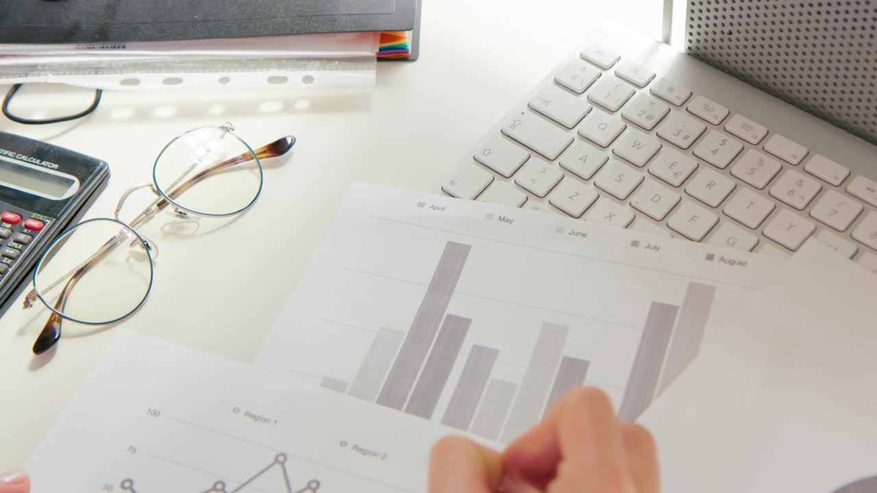 análisis y investigación de las estadísticas de los ingresos de las empresas