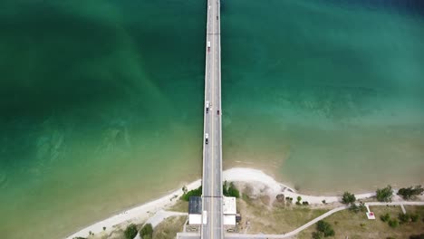 Aerial-Mackinac-Bridge-Top-Down-To-Top-Pan