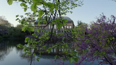 vista exterior de kunstsammlung k21 en standehaus, düsseldorf, alemania