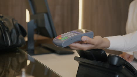 Hotel Reception Payment Transaction