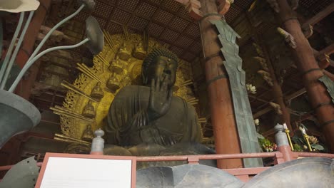 Todaiji-Great-Eastern-Hall-Daibutsuden-and-Giant-Bronze-Buddha,-Pan-Shot
