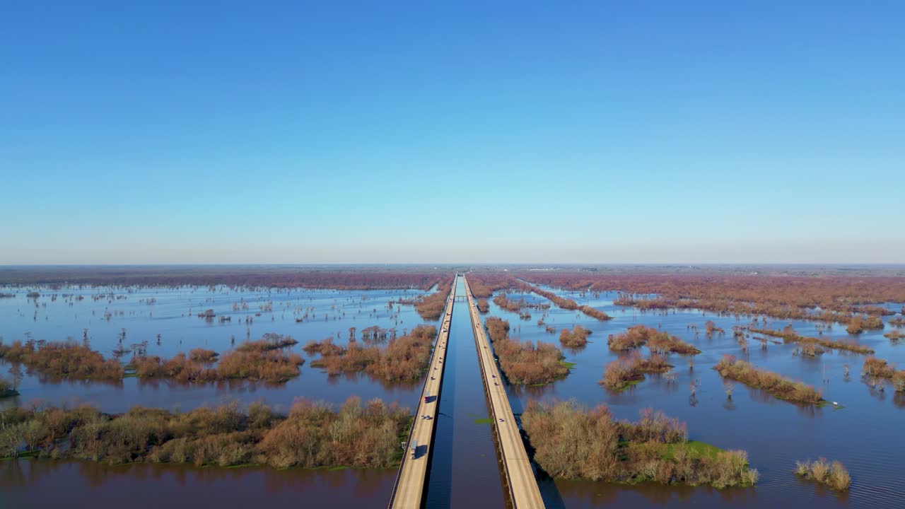 el puente de la cuenca de atchafalaya, panorama aéreo, luisiana