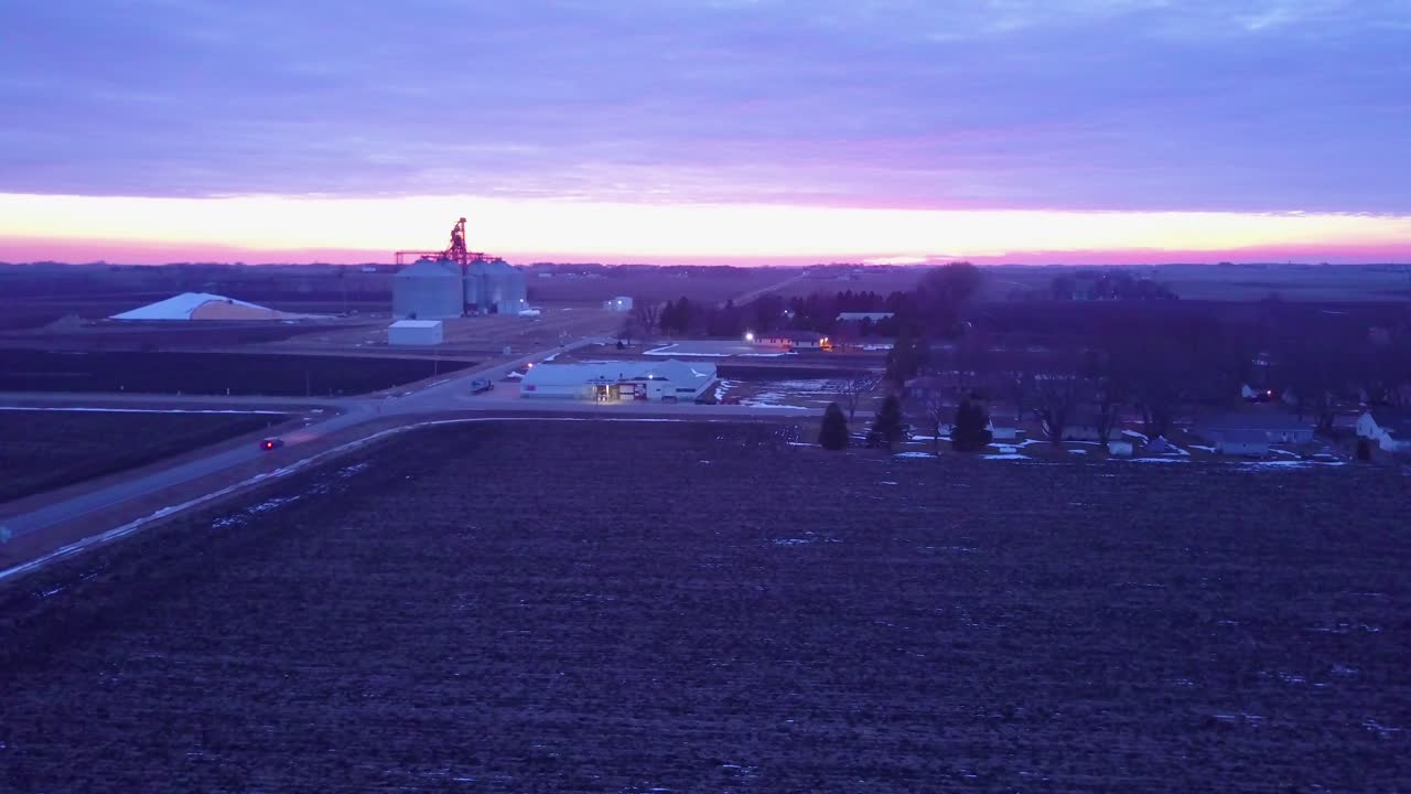 작은 중서부 마을 1 근처의 일몰 공중