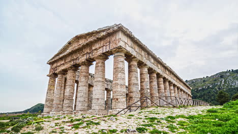 griechischer tempel von segesta, sizilien, italien