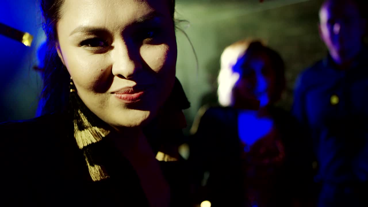 tiempo de selfie en un club nocturno