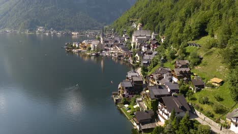 Blick-Auf-Hallstatt,-österreich-Am-Schönen-Sommernachmittag-In-Den-österreichischen-Alpen