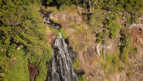 Medium-handheld-view-of-Morans-Falls-in-afternoon-light,-Lamington-National-Park,-Scenic-Rim,-Queensland,-Australia