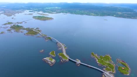 Imágenes-Aéreas-De-La-Carretera-Del-Océano-Atlántico-Noruega