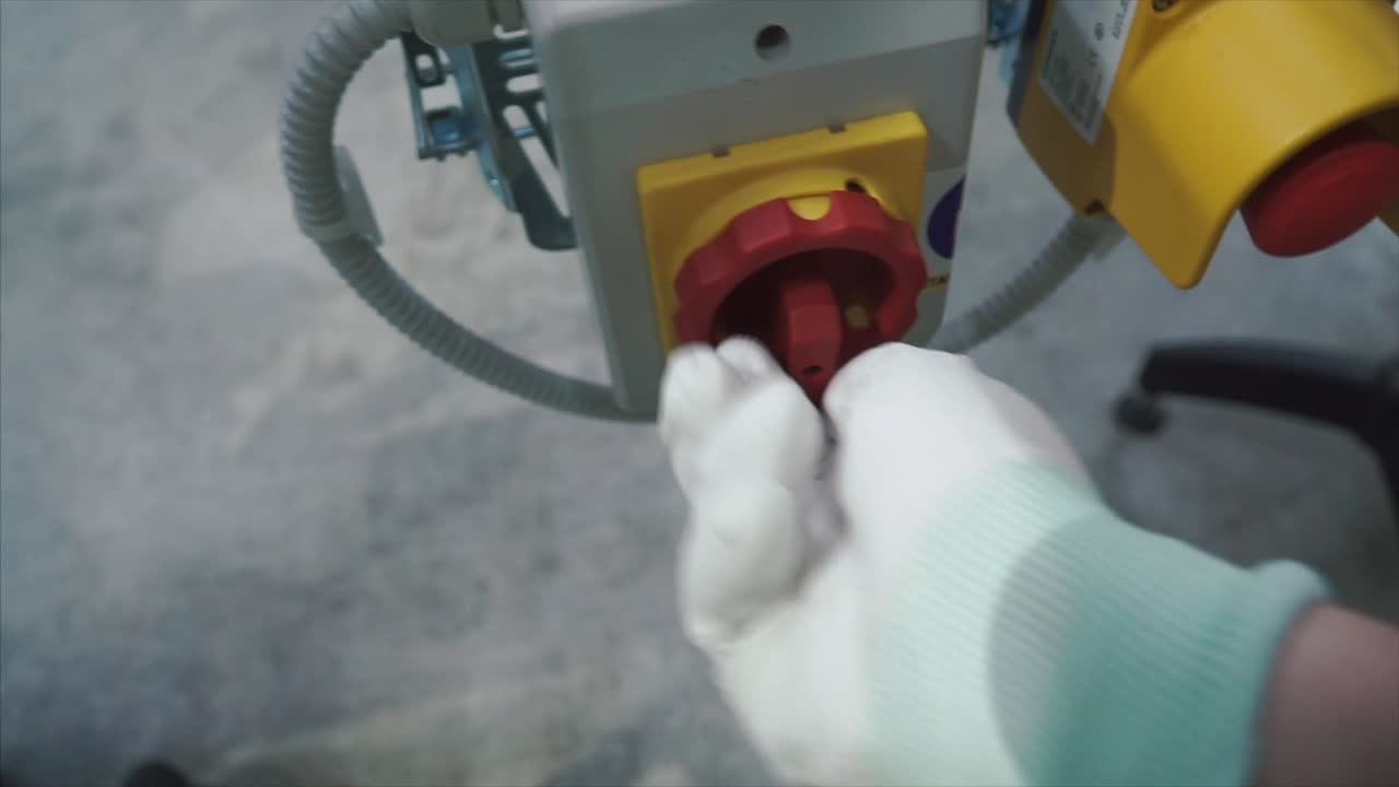 산업 유지보수 및 전기 운영