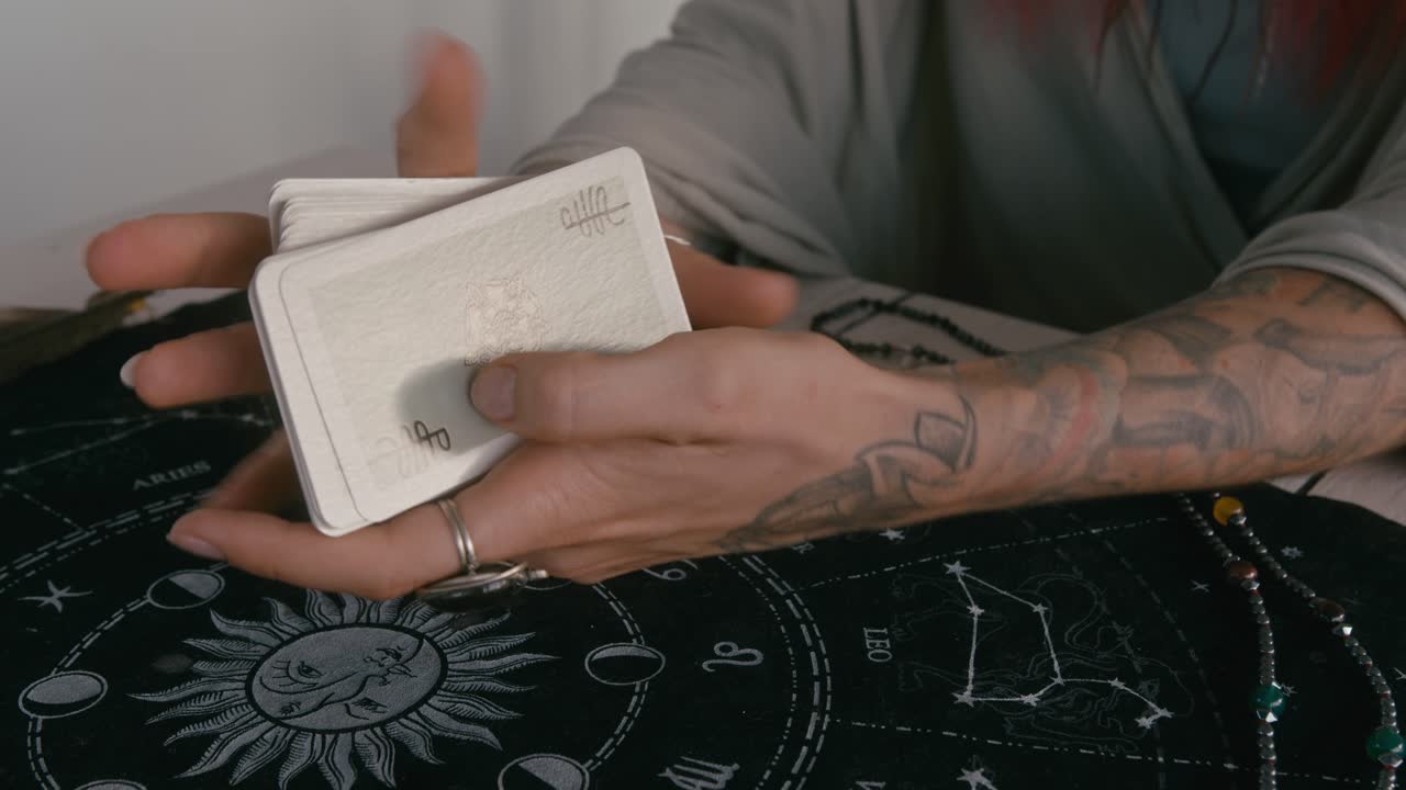 чтение карт Таро