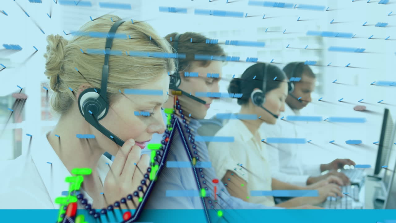 전화 헤드을 사용하는 다양한 비즈니스 사람들 위에서 그래프와 데이터 처리의 애니메이션