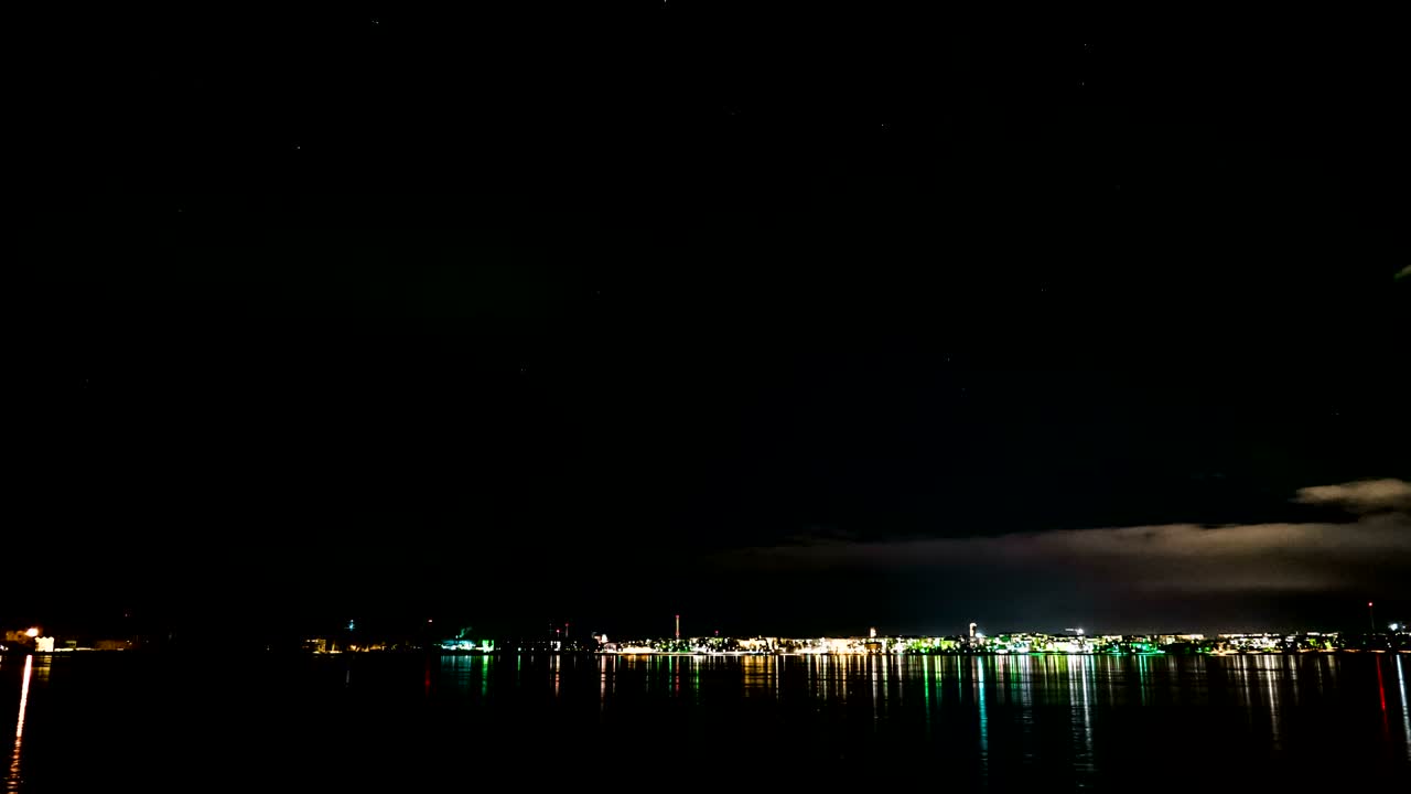 바다 위의 북극광