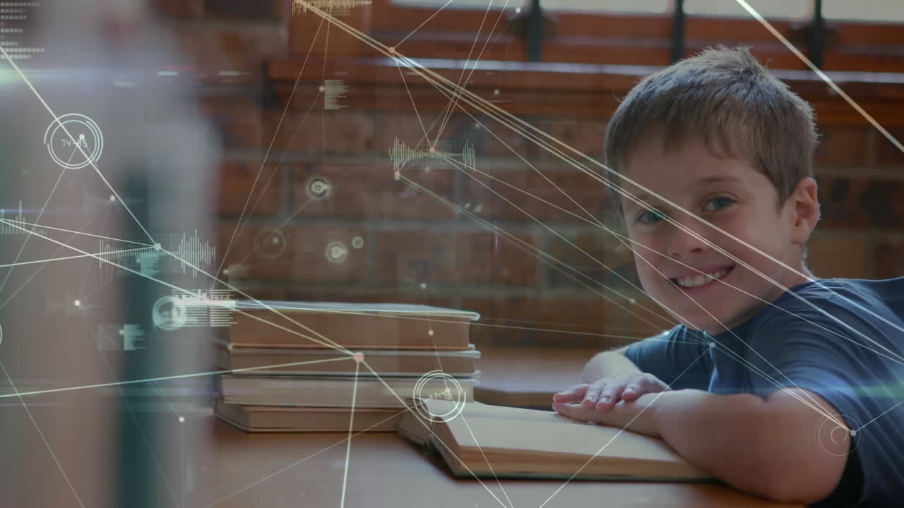 animación de un niño en un aula sobre el procesamiento de datos en el fondo