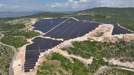 Paneles-Solares-Que-Generan-Energía-Verde-Sostenible-A-Partir-Del-Sol.