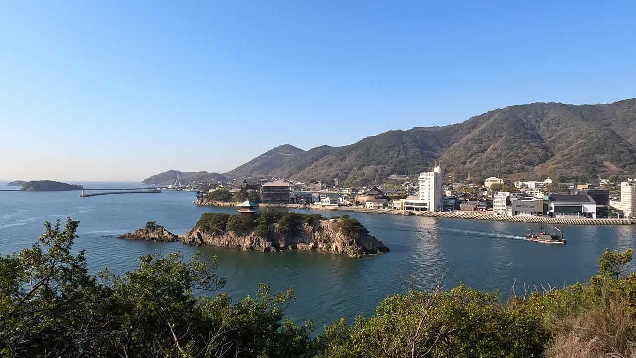 Vista sulla baia e sulla città di Tomonoura in Giappone