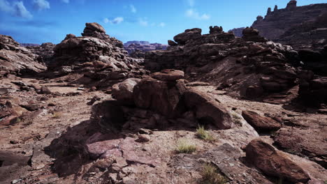 el paisaje desértico del planeta alienígena