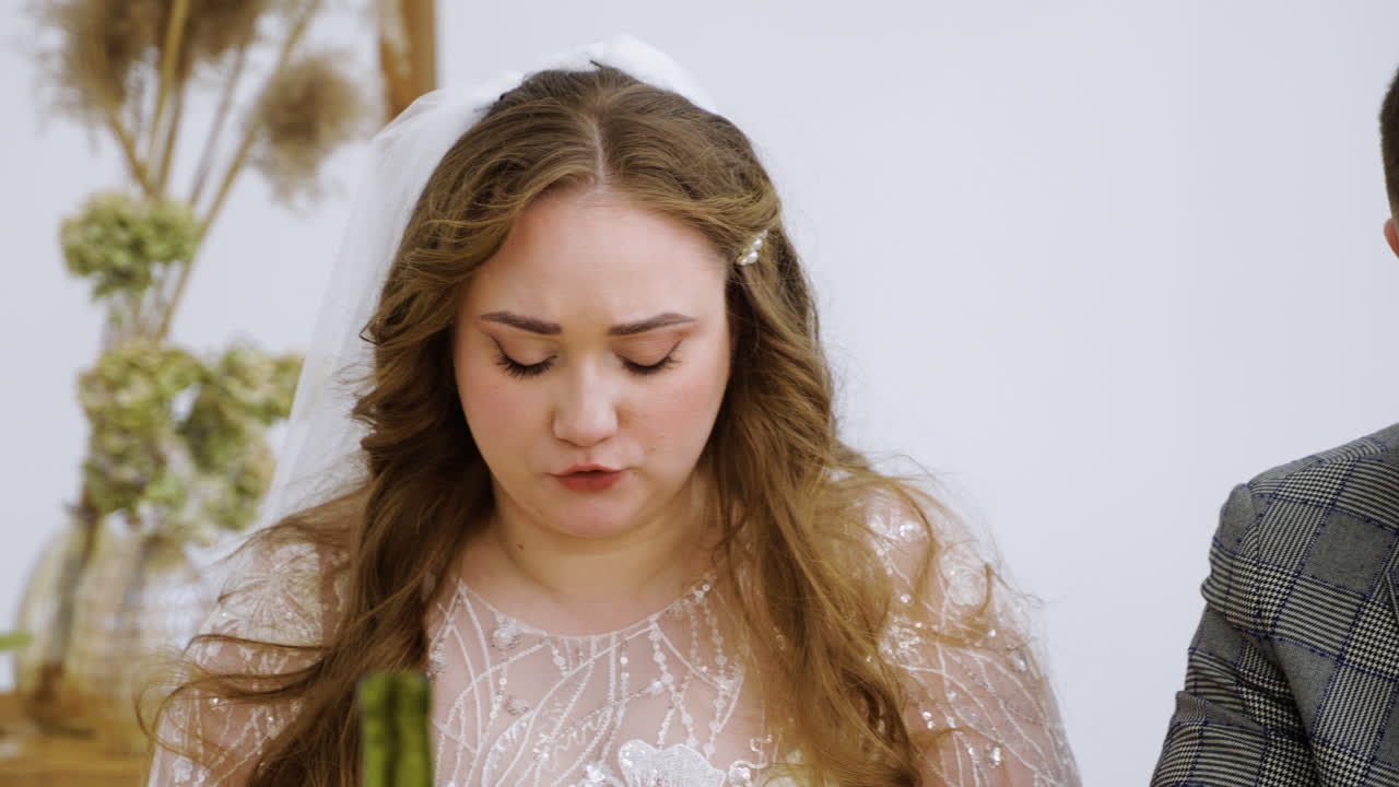 잔치 에서 결혼 한 부부