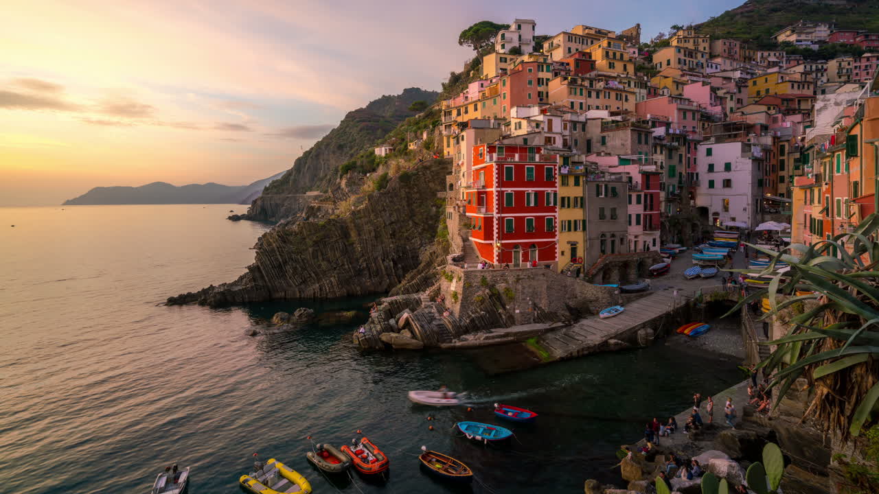 일몰 타임  ⁇ 스 피네 테레 리오마조레 , 이탈리아