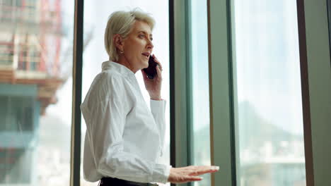 Telefonanruf,-Kommunikation-Und-Geschäftsfrau