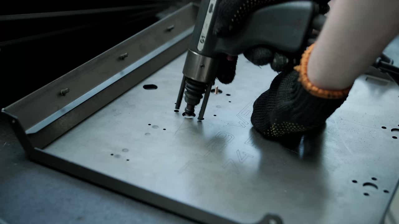 금속 제조, 기 총