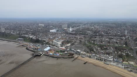 Southend-on-sea,-Essex,-Uk,-Meer-Und-Stadt,-Hoch-pov-luftaufnahmen