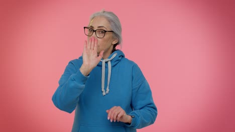 Elderly-granny-gray-haired-woman-say-no-stop-gesture,-warning-of-finish,-prohibited-access-declining