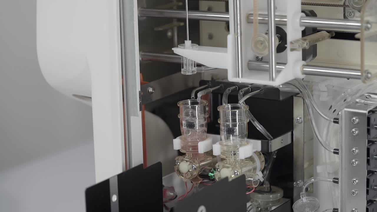 혈액 cbc 기계 작동 내부에서 근접 gimbal  ⁇