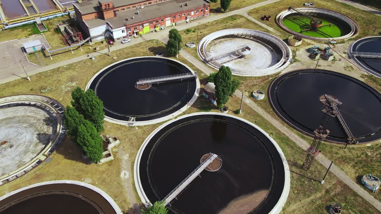 하수 처리 시설, 퇴적 둥근 연못