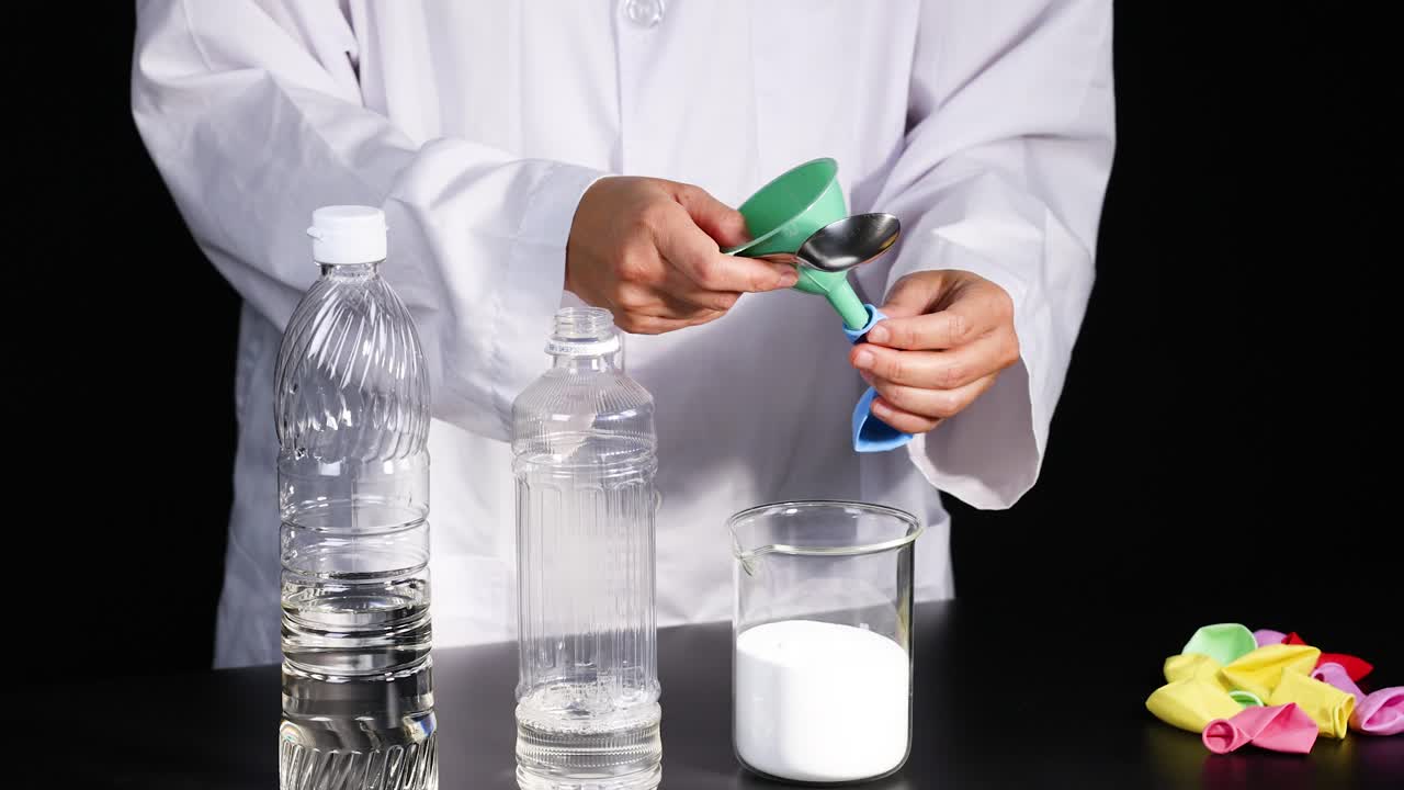 베이킹 소다와 식초 화산 실험