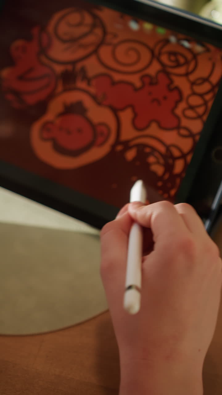 Imagen de mascota de orangután vibrante. Representación brillante y juguetona de orangután para fines de marca. Mascota de orangután creativa y colorida con detalles artísticos para branding y marketing.