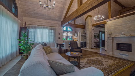 vista panorámica dentro de la sala de estar de una casa de madera moderna