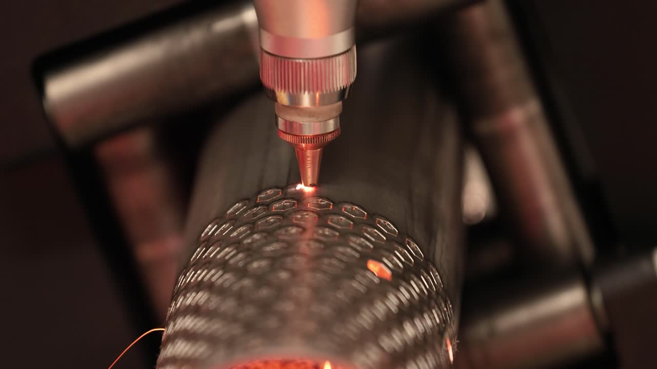 금속의 cnc 레이저 절단, 현대 산업 기술.