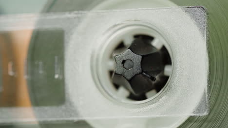 primer plano de una cinta de cassette