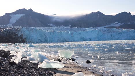 Fjortende-Julibreen-Glacier,-Svalbard,-Island-in-Arctic-Circle,-Norway,-Ice-and-Lanscape