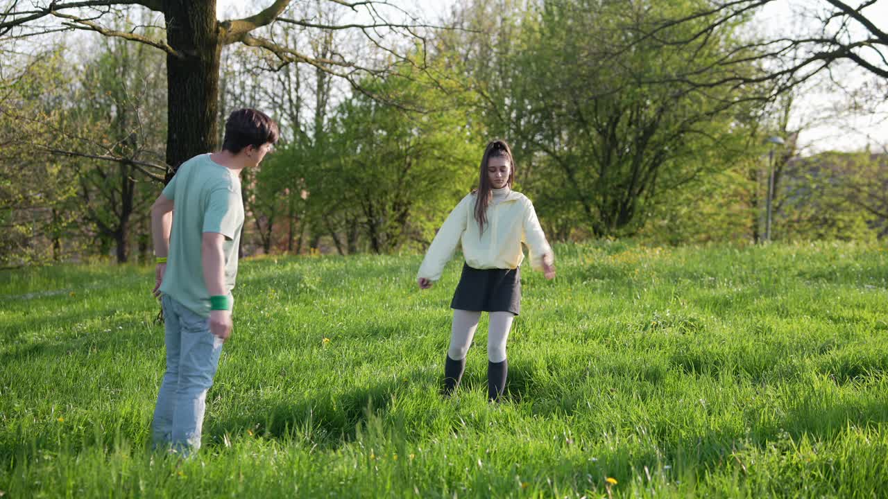 Couple enjoying a spring day in the park