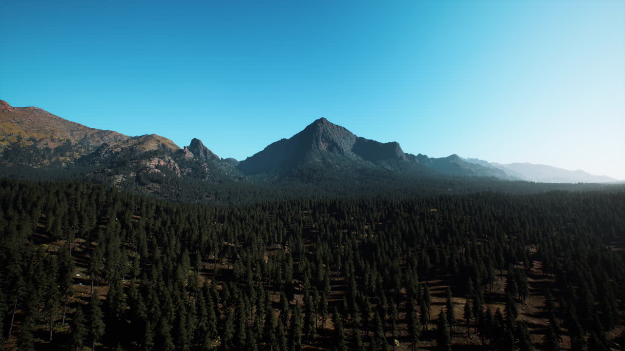 vista aerea delle montagne rocciose canadesi