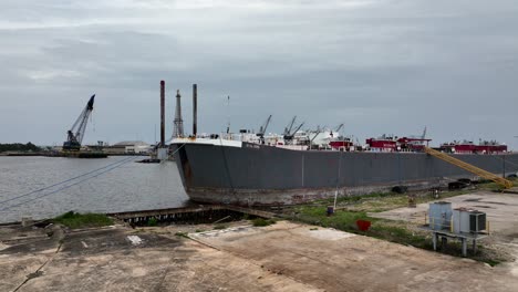 Aerial-view-of-repair-dock-and-maritime-industry-in-Port-Mobile,-Alabama