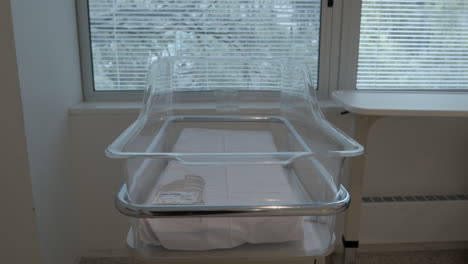 hospital baby capsule bedding in maternity ward room