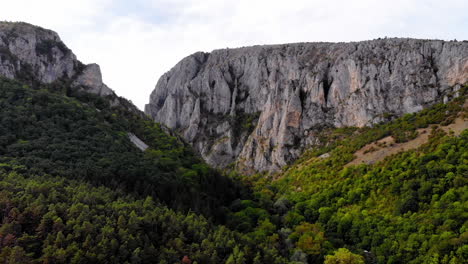 drone-footage-of-the-Turda-Gorge,-top-touristic-attraction-in-transsylvania