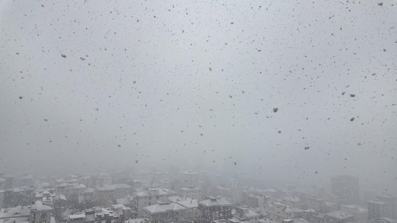 Nevada sobre una ciudad