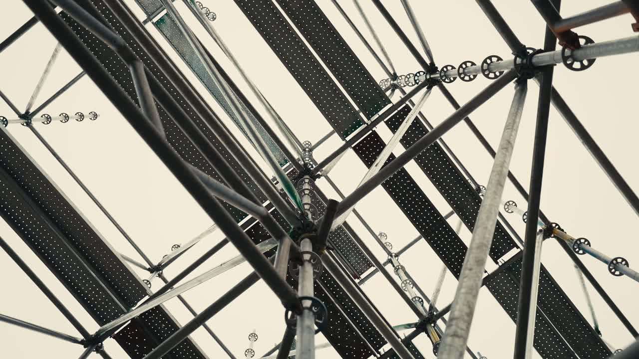 스카폴드 구조 를 바라보는 것