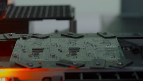 línea de ensamblaje automatizada de placas de circuitos