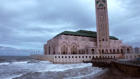 hassan ii mosque, the largest mosque with waves on the atlantic ocean