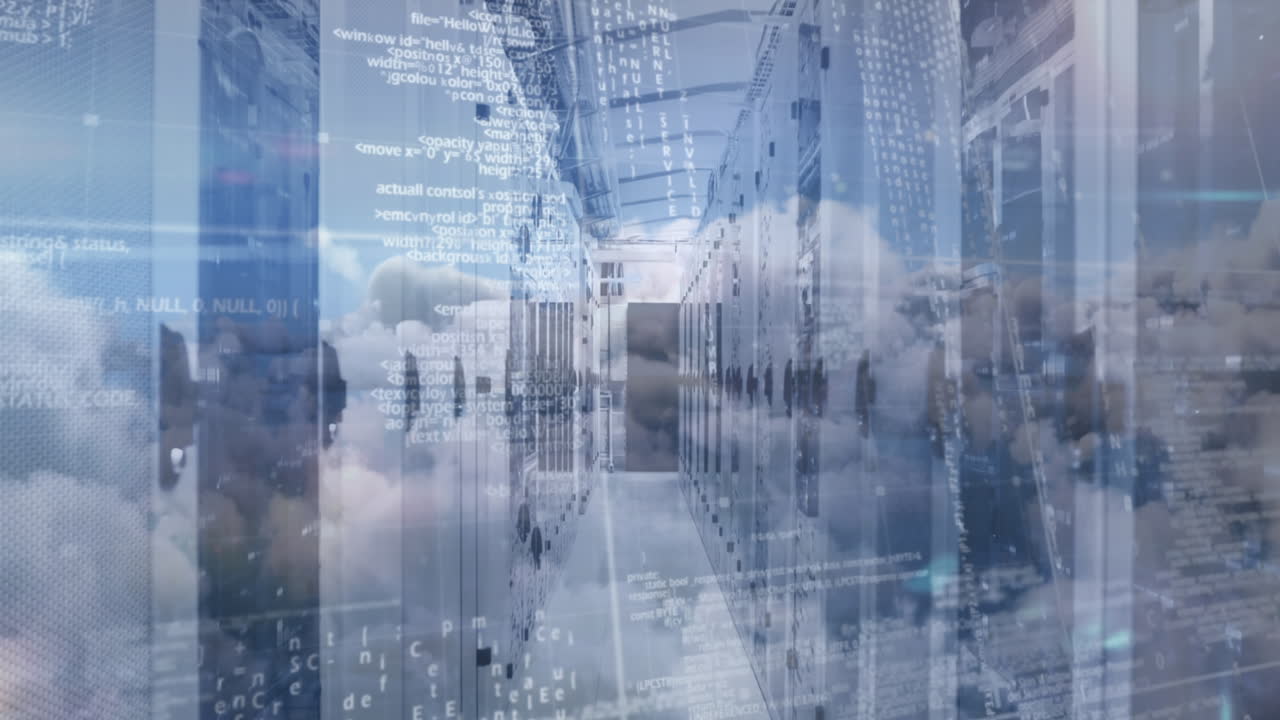 컴퓨터 서버와 구름으로 된 하늘을 통해 데이터 처리의 애니메이션