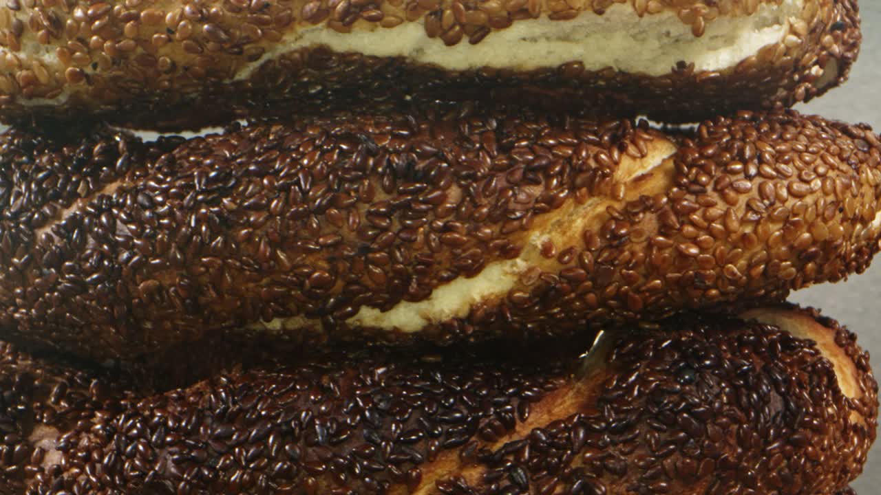 칠면조 맛있는 크리스피는 simit입니다.