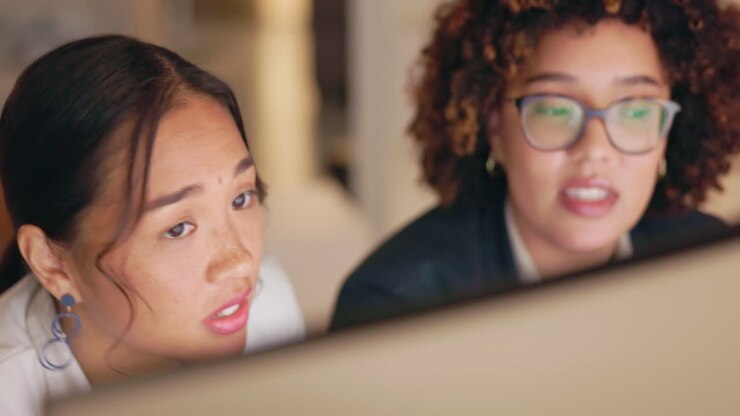 Business women with computer
